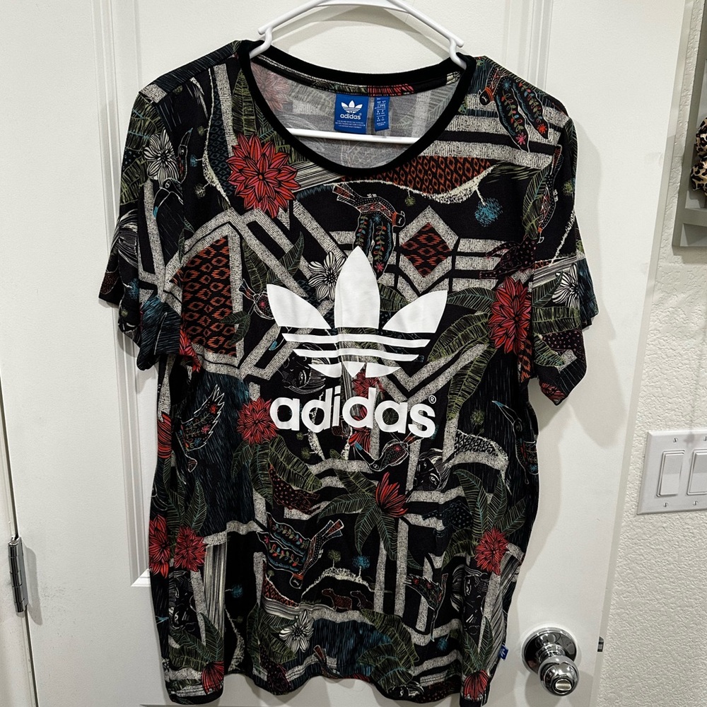 Adidas logo black Tropical Print Women’s T Shirt size L